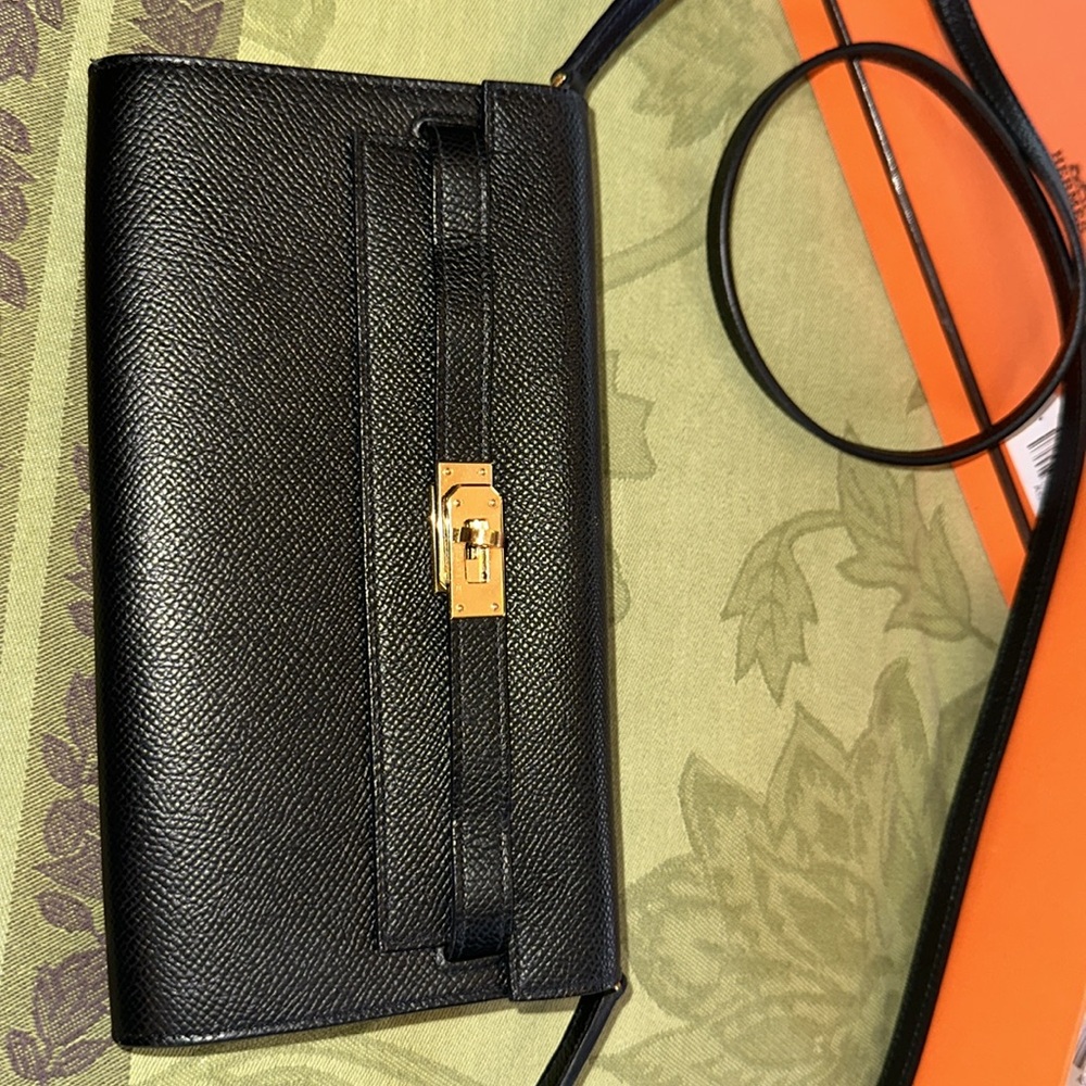 Hermes’ Kelly To Go - Picture 3 of 13